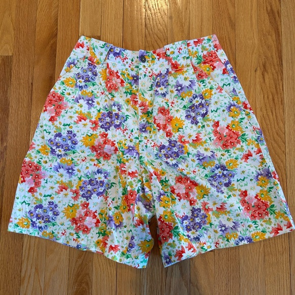 Floral Patterned Shorts - size 10 LizSPort - Picture 1 of 10